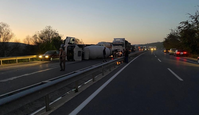 beton-mikseri-devrildivwroc1i4rx