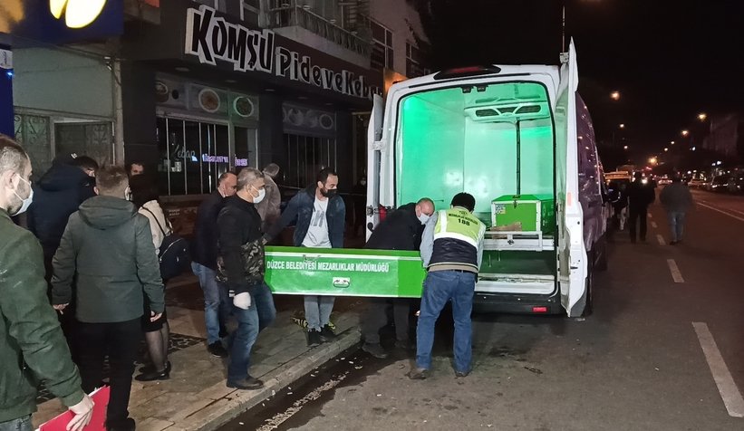 Bıçak darbeleriyle öldürülmüş halde bulundu