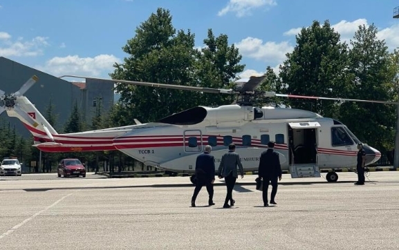 Binali Yıldırım’ı taşıyan helikopter acil iniş yaptı
