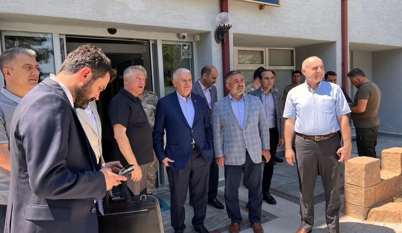 Binali Yıldırım’ı taşıyan helikopter acil iniş yaptı