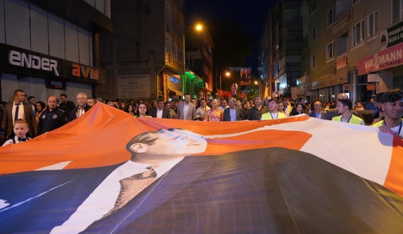 Binlerce kişi şehitler için Sessiz yürüyüş yaptı