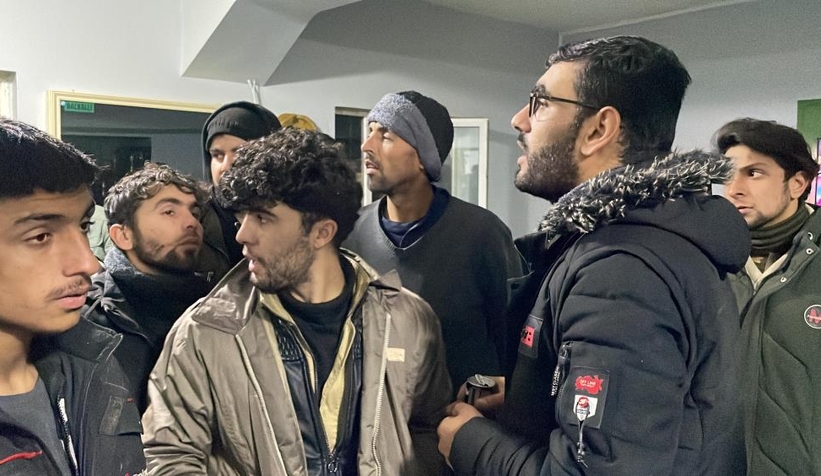 Bir tır dolusu Afganı Akyazı'ya bıraktılar