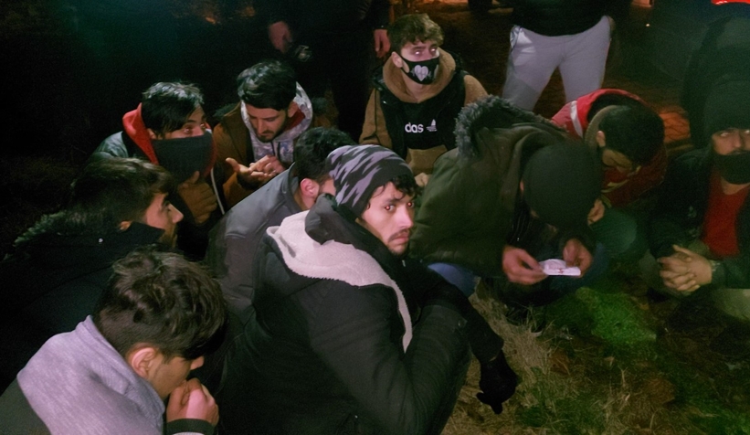 Bir tır dolusu Afganı Akyazı'ya bıraktılar