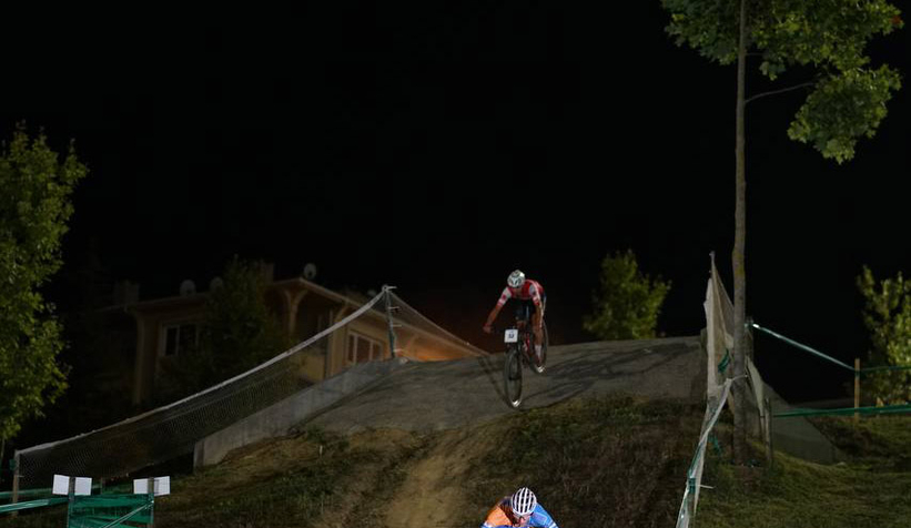 bisiklet-vadisinin-zorlu-parkurunda-pedallar-cevrildin2zkb3hzeg
