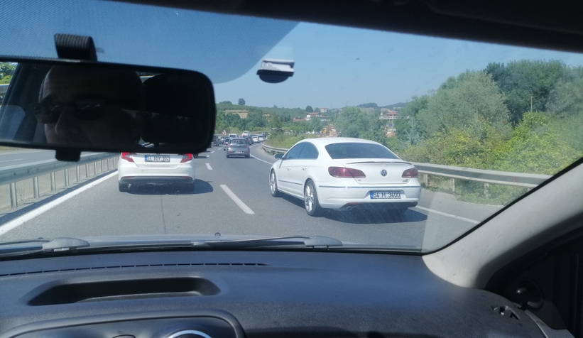 bisiklet-yarisi-trafigi-kilitledib3bssjhvzg