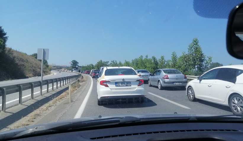 bisiklet-yarisi-trafigi-kilitledib3bssjhvzg