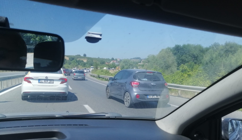 bisiklet-yarisi-trafigi-kilitledib3bssjhvzg