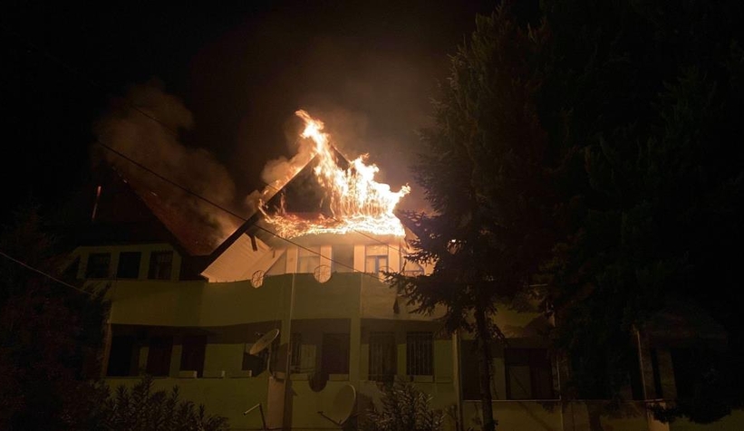bitisik-2-villa-alev-alev-yandimvldlzdjth