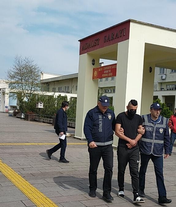 biz-yoksak-ekmek-parasi-bulamazsiniz-diyen-suriyeli-yakalanditwtkzu51u3