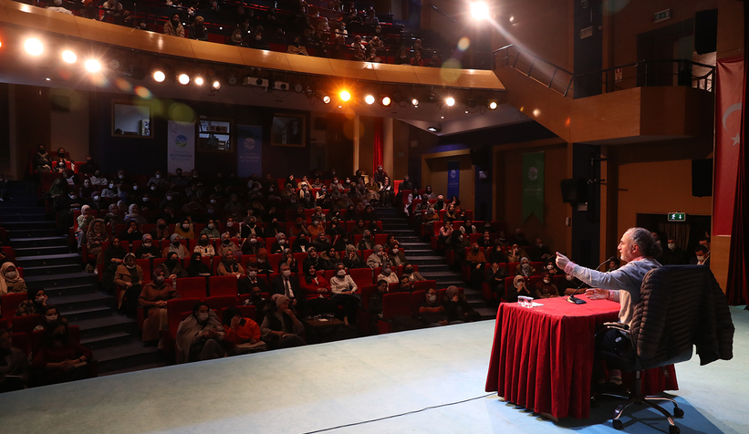 Bize düşen insanı savunmaktır