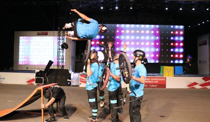 BMX Dünya Kupası’nın açılış seremonisi nefes kesti