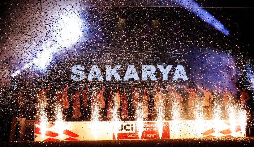 BMX Dünya Kupası’nın açılış seremonisi nefes kesti