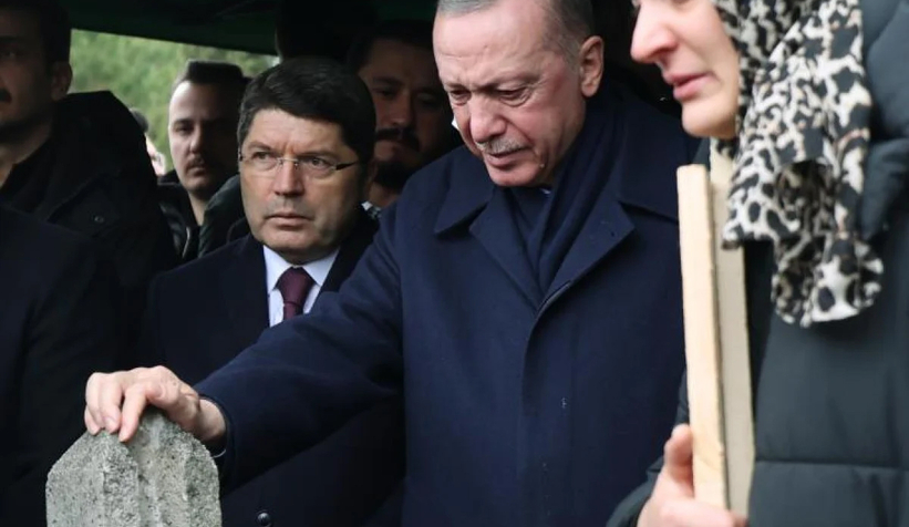 bolu-da-cenaze-torenine-katilan-cumhurbaskani-erdogan-gozyaslarina-boguldurgpewhg4ef