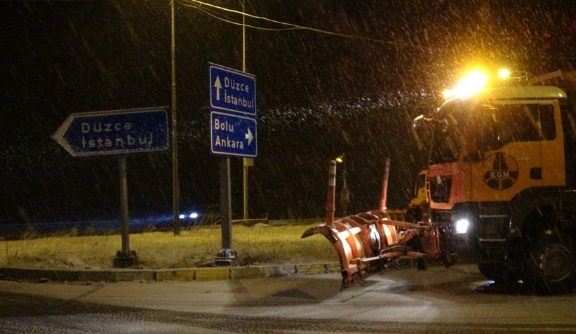 bolu-dagi-nda-kar-yagisi-basladi-kar-kalinligi-5-santimetreog9zvg5sav