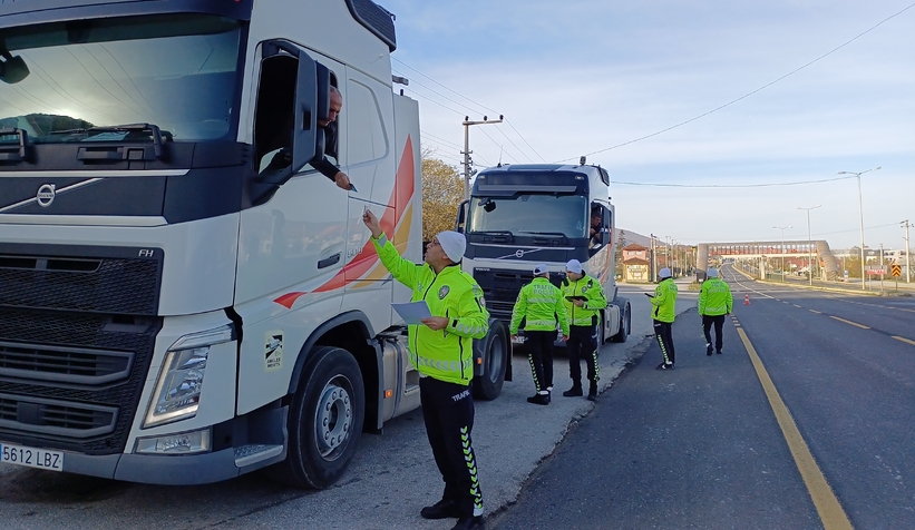 Bolu Dağı'nı kullanacaklar dikkat: O araçların geçişine izin verilmiyor