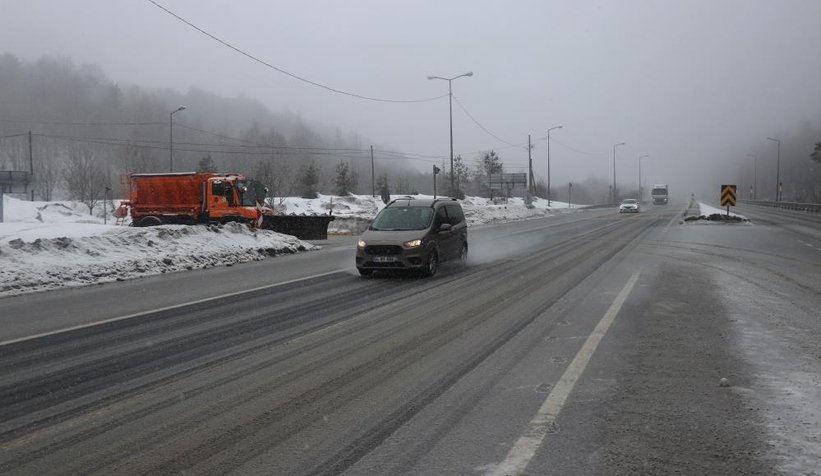 Bolu Dağı’nda kar yağışı etkili oluyor