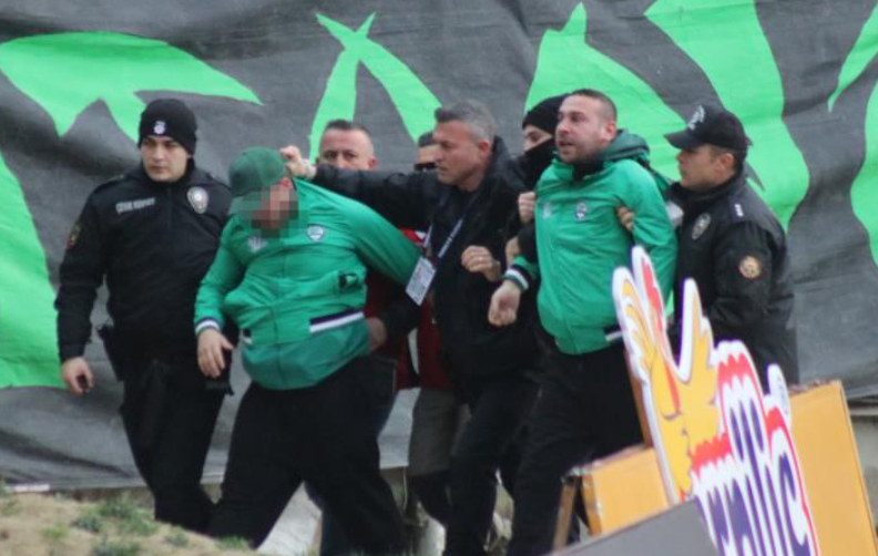 Boluspor-Sakaryaspor maçında tribünler karıştı