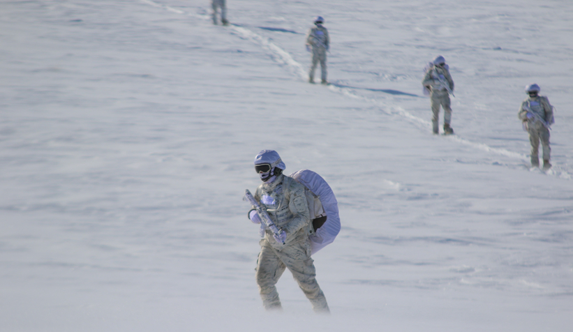 Bordo Berelilerin dondurucu soğukta kış eğitimi