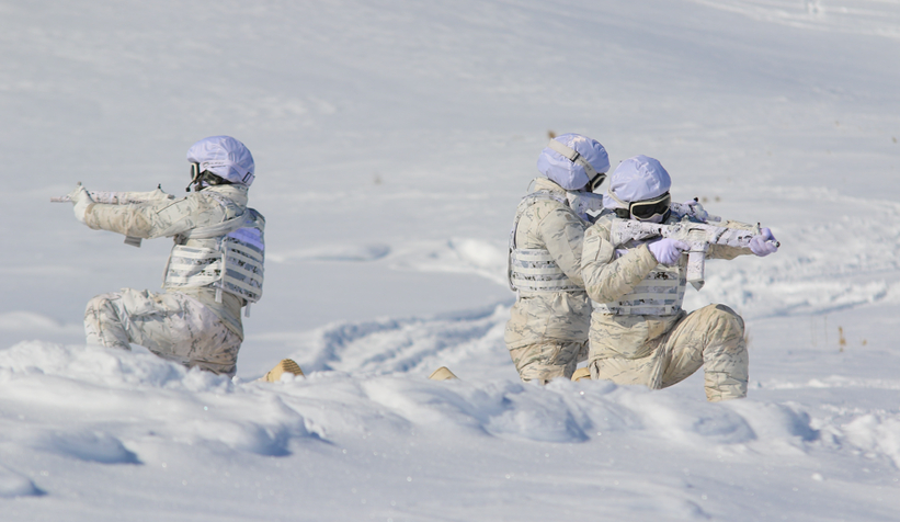 Bordo Berelilerin dondurucu soğukta kış eğitimi