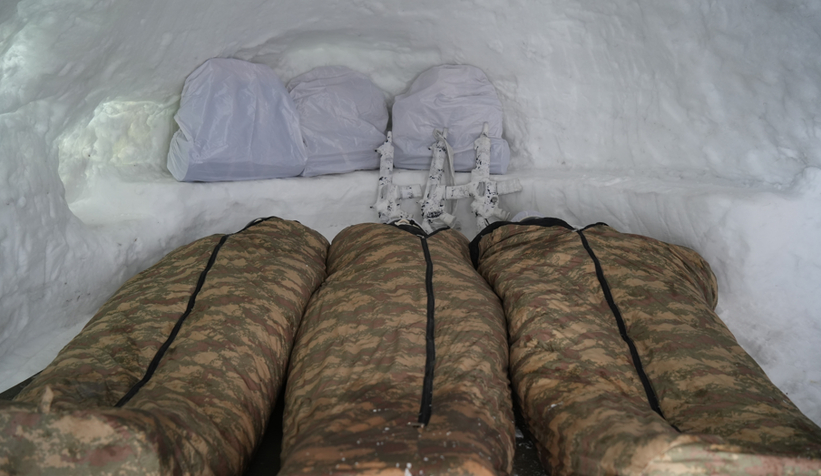 Bordo Berelilerin dondurucu soğukta kış eğitimi