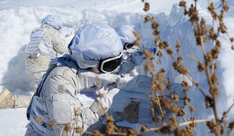 Bordo Berelilerin dondurucu soğukta kış eğitimi