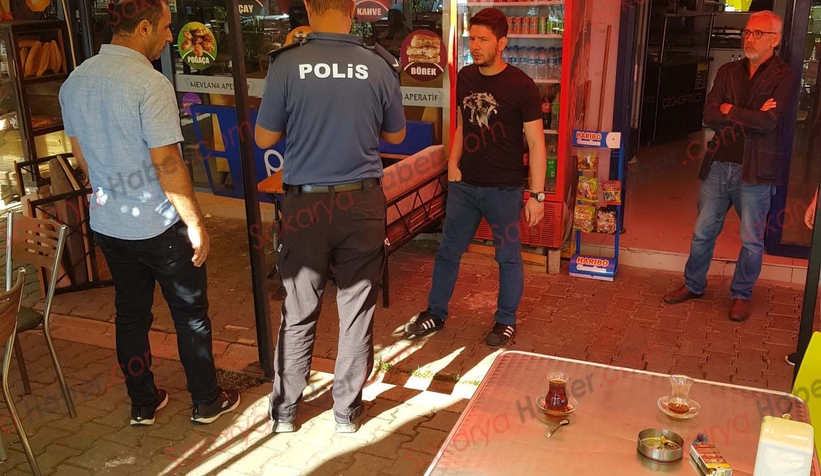 Boşanmaya gelen karısını defalarca bıçakladı