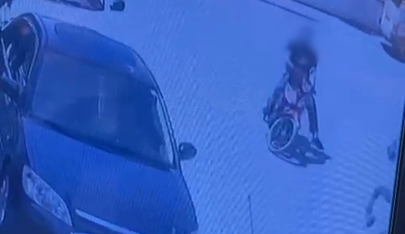 Böyle kaza görülmedi: Kaçan at, motosikletliyi altına aldı