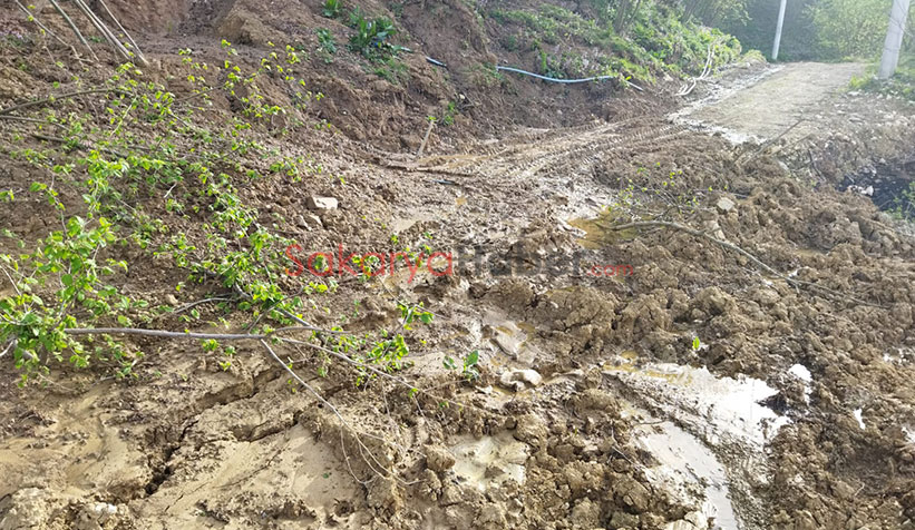 Boztepe'de peş peşe heyelanlar