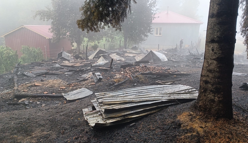 boztepe-guzlek-yaylasi-nda-evler-ve-ahir-yandiv0vhvs9tow
