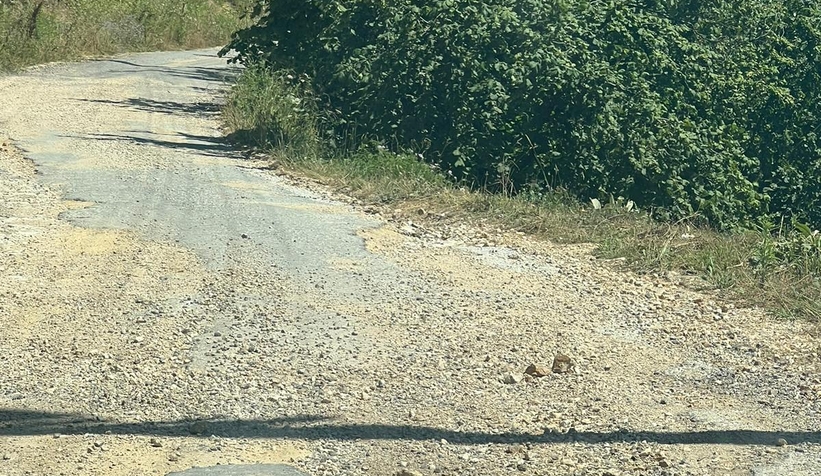 bozuk-yol-vatandaslari-isyan-ettirdi-belediyeden-cozum-bekliyoruznzz2m0d0nl