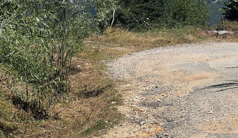 bozuk-yol-vatandaslari-isyan-ettirdi-belediyeden-cozum-bekliyoruznzz2m0d0nl