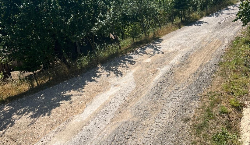 bozuk-yol-vatandaslari-isyan-ettirdi-belediyeden-cozum-bekliyoruznzz2m0d0nl