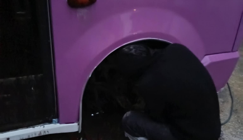 bozuk-yolda-lastigi-koptueek3agpvqx