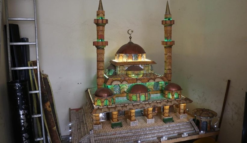 Bu cami maketi görenleri şaşırtıyor