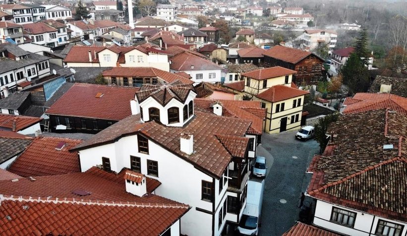 Bu evler görenleri tarihi yolculuğa çıkarıyor