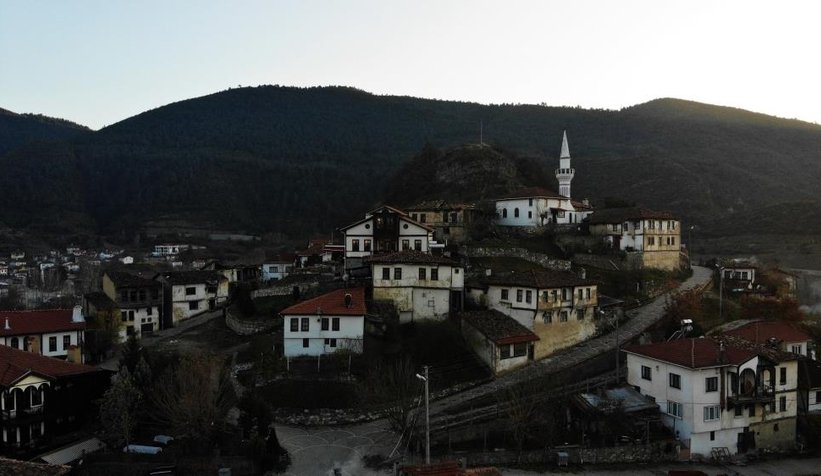 Bu evler görenleri tarihi yolculuğa çıkarıyor