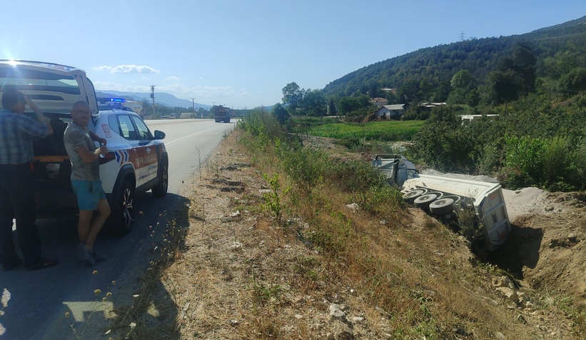 bu-kazada-surucunun-burnu-bile-kanamadimurltfhqwn