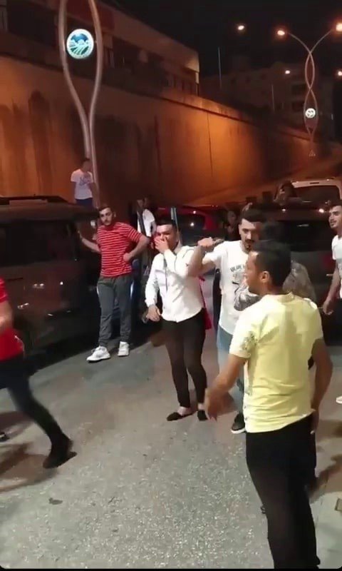 Bulun bu magandaları Yolu kapatıp korku saçtılar