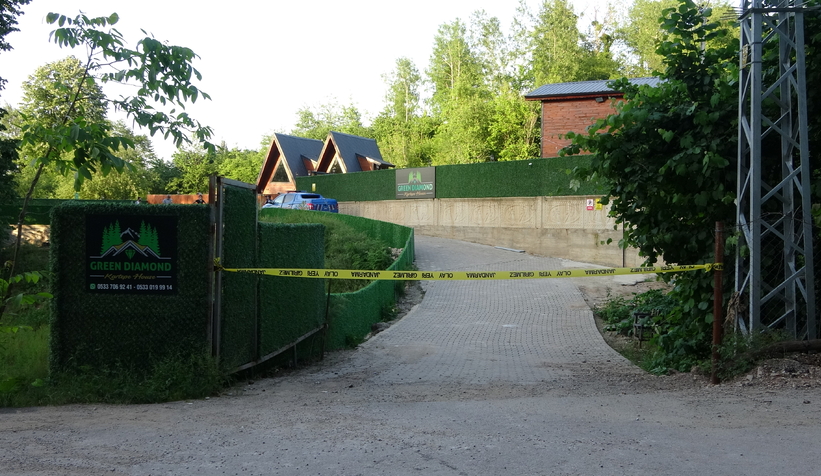 bungalov-bahcesinde-silahla-vurulduotdrzjhgad