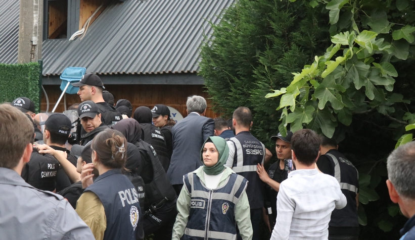 bungalovun-suyunun-kesilmesinde-gergin-anlar-yasandib0nzrwx5yn