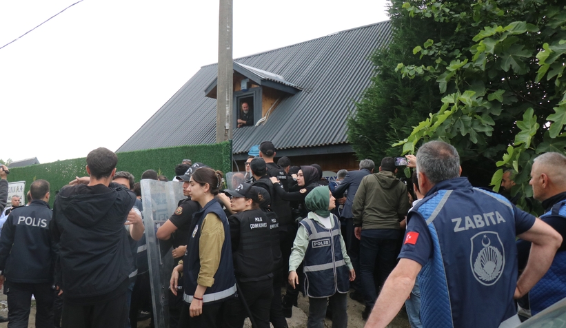 bungalovun-suyunun-kesilmesinde-gergin-anlar-yasandib0nzrwx5yn