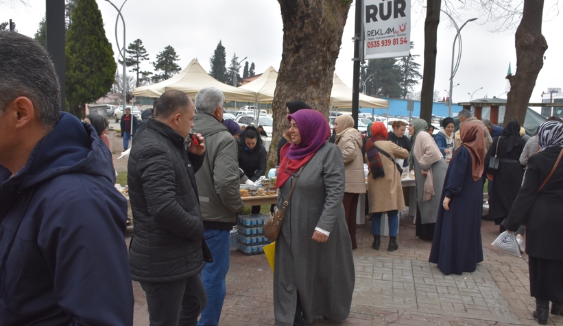 burada-satilan-her-sey-depremzedeler-icinmu16dtv5uk