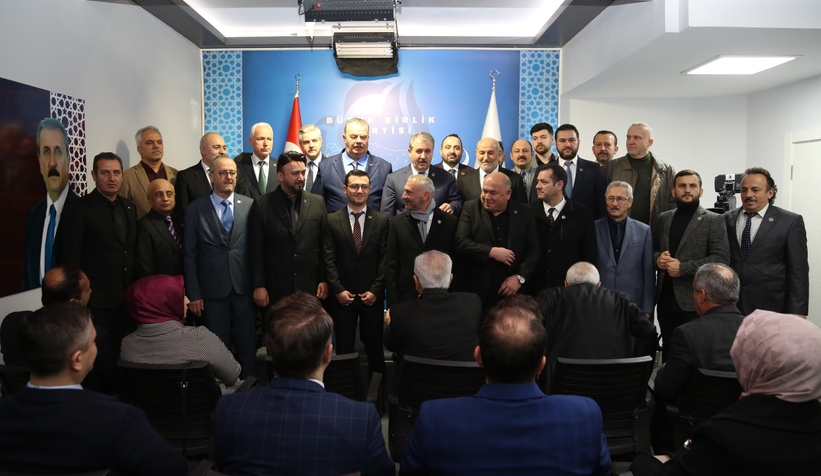 buyuk-birlik-partisi-akyazi-ve-hendek-adaylarini-acikladiyle3m0d1bw