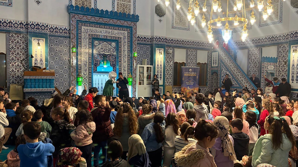 Büyükşehir, 16 ilçede 6 bin çocuğu Ramazan sevinciyle buluşturdu