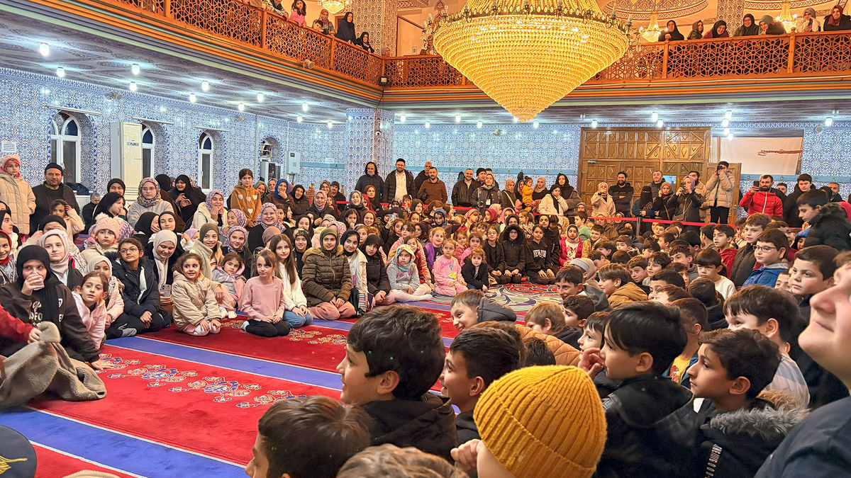 Büyükşehir, 16 ilçede 6 bin çocuğu Ramazan sevinciyle buluşturdu