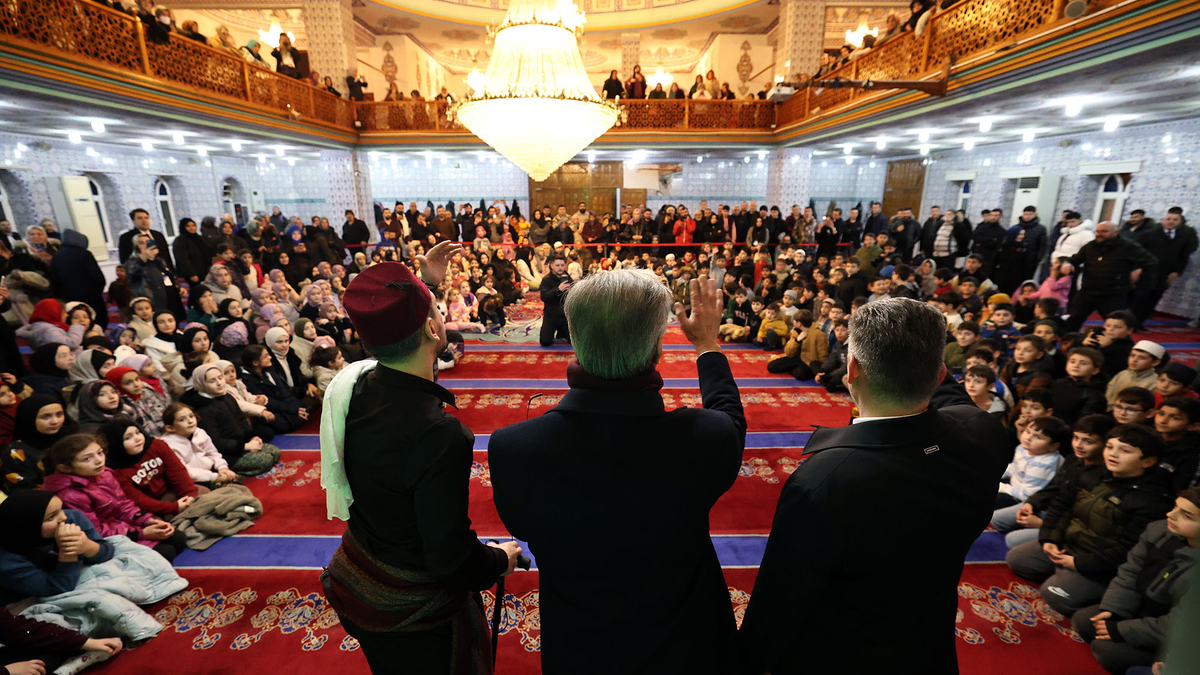 Büyükşehir, 16 ilçede 6 bin çocuğu Ramazan sevinciyle buluşturdu