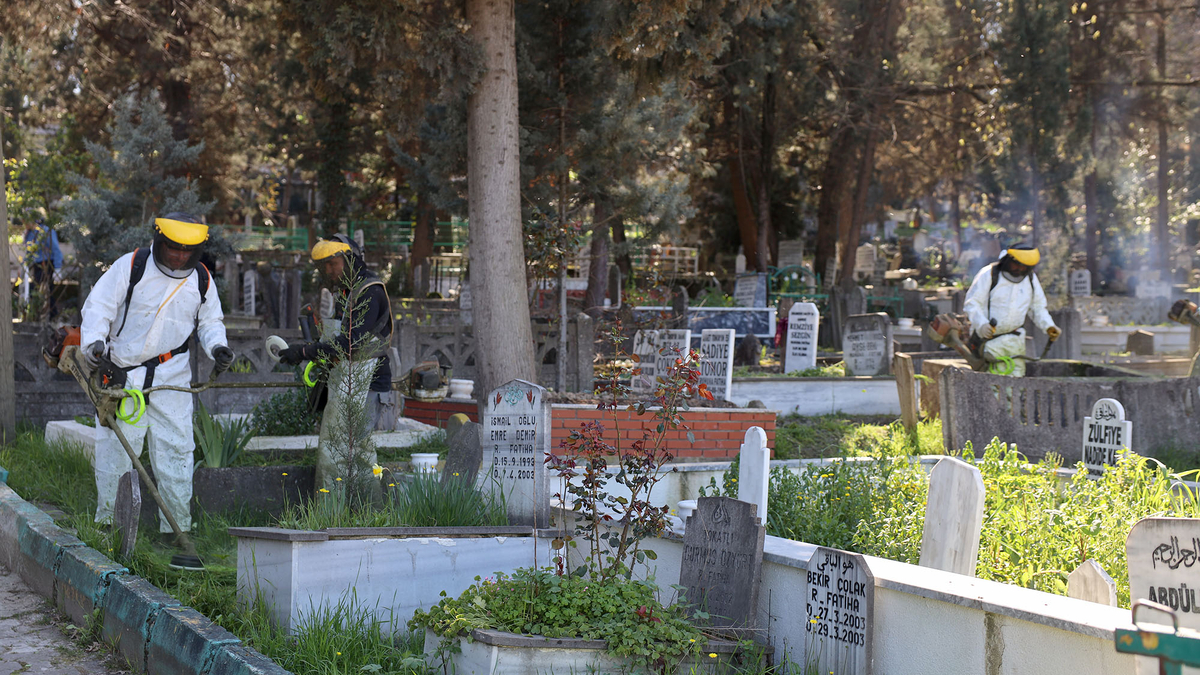 Büyükşehir 16 ilçeyi ‘bayramın en vefalı ziyaretine’ hazırlıyor