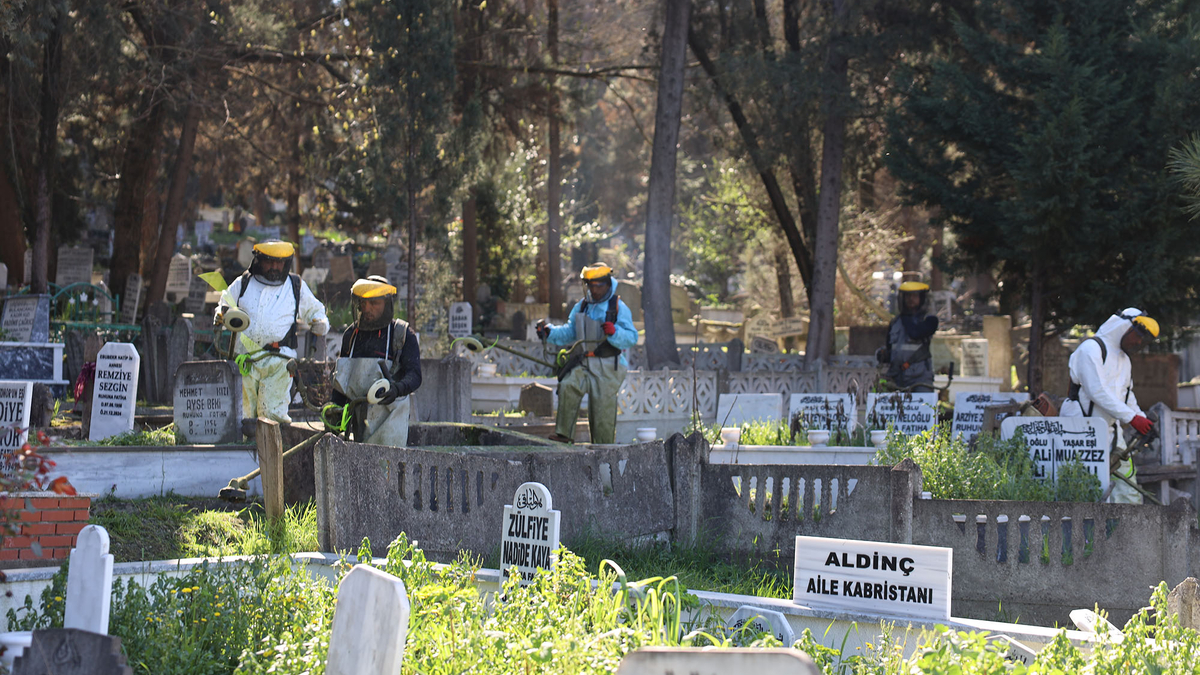 Büyükşehir 16 ilçeyi ‘bayramın en vefalı ziyaretine’ hazırlıyor