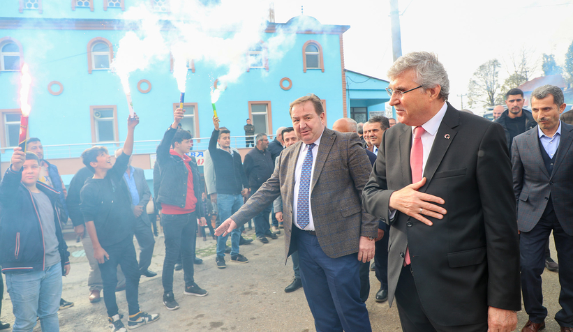 buyuksehir-400-bin-ton-asfalt-hedefini-geride-biraktit2jwnk5ybu