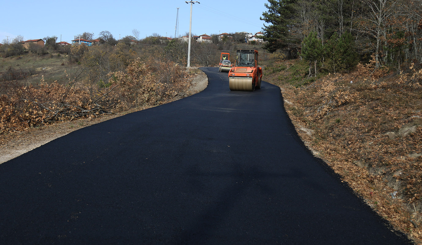 Büyükşehir 7/24 asfalt mesaisinde